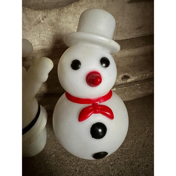 Vintage battery operated small blow molds Santa Claus and snowman. - Picture 3 of 5